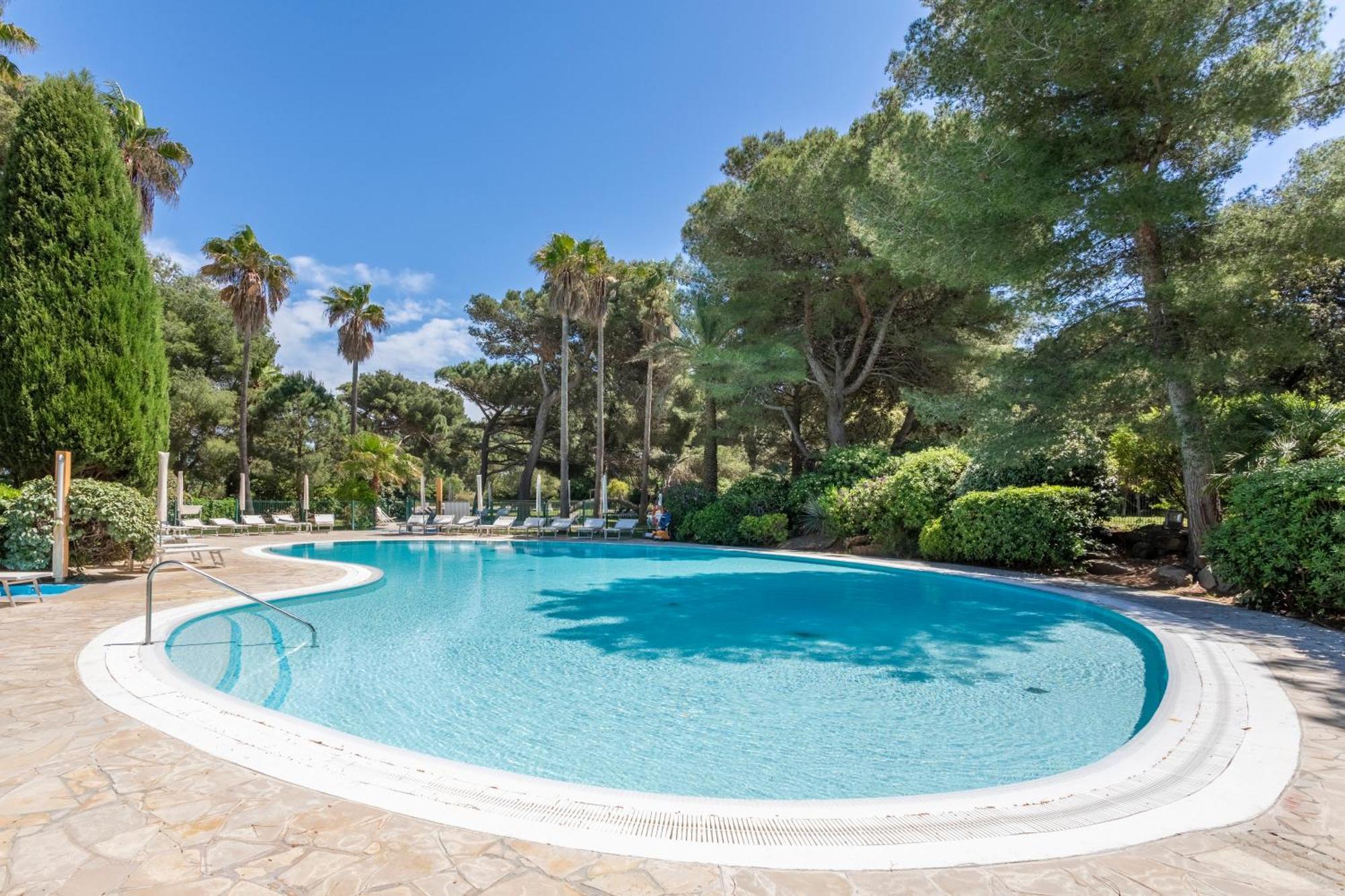 Residence Pierre & Vacances La Pinede Hyères Exterior foto